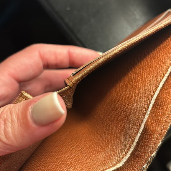 Louis Vuitton Men’s Wallet - Picture 7 of 8